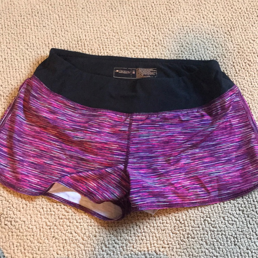 Ideology size medium pink short